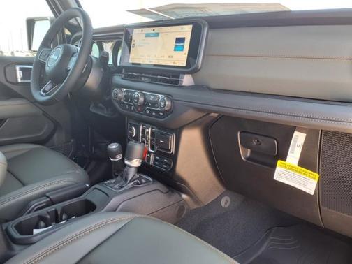 2025 Jeep Gladiator Mojave X