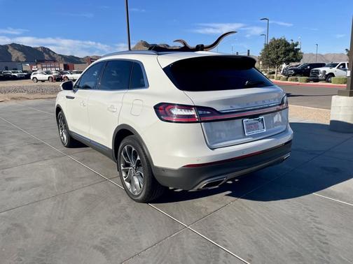 Pristine White Metallic Tri-Coat 2022 Lincoln Nautilus Reserve