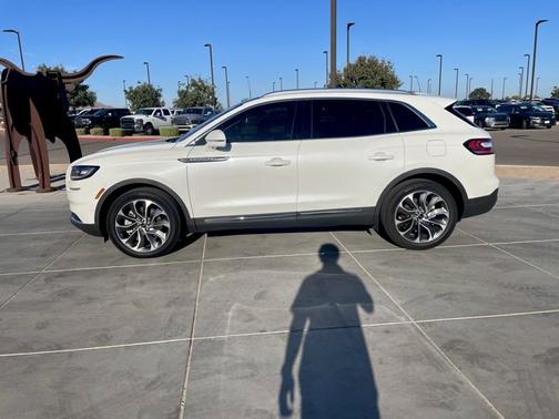 Pristine White Metallic Tri-Coat 2022 Lincoln Nautilus Reserve