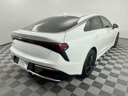 2025 Kia K5 LXS