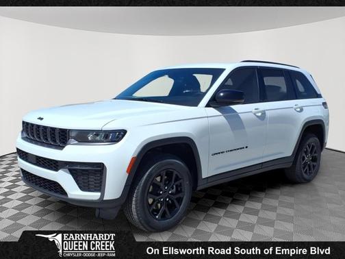 Bright White Clearcoat 2026 Jeep Grand Cherokee Laredo Altitude