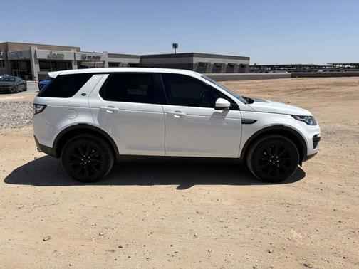 White 2017 Land Rover Discovery Sport SE
