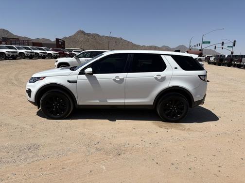 White 2017 Land Rover Discovery Sport SE