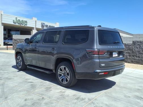 2025 Jeep Wagoneer Base