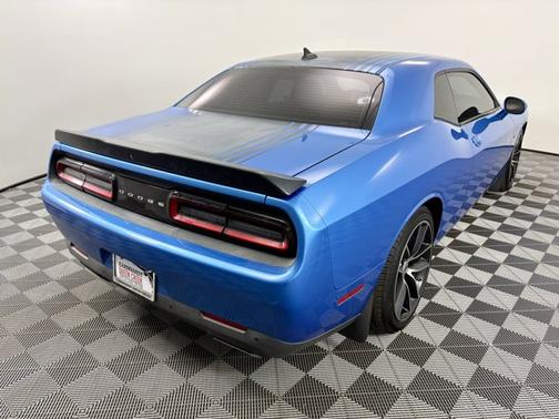 2018 Dodge Challenger 392 Hemi Scat Pack Shaker