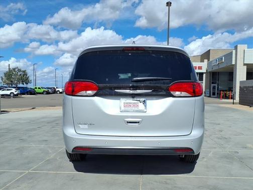 2026 Chrysler Voyager LX