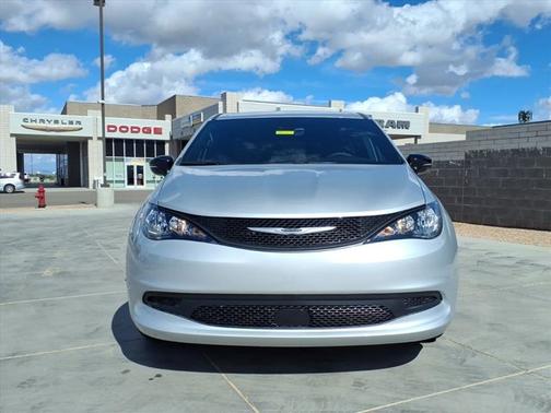 2026 Chrysler Voyager LX