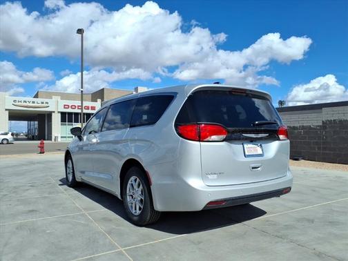 2026 Chrysler Voyager LX