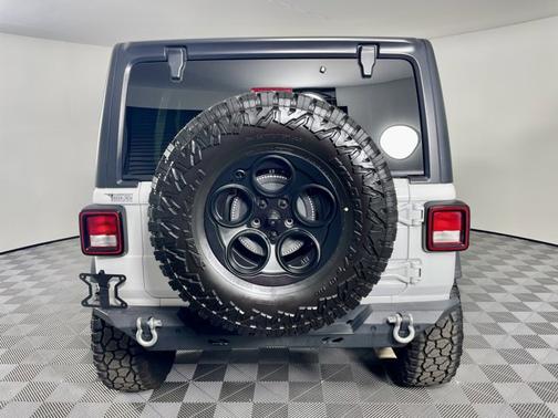 2020 Jeep Wrangler Unlimited Black and Tan