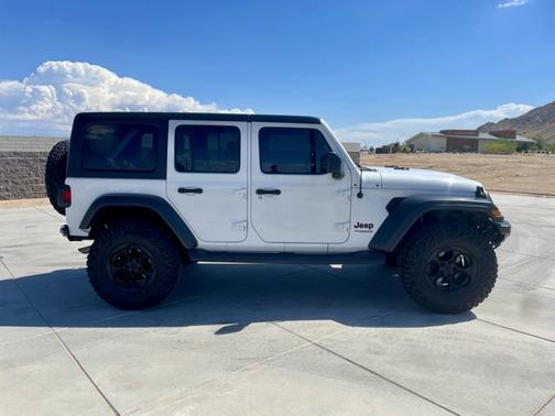 2020 Jeep Wrangler Unlimited Black and Tan