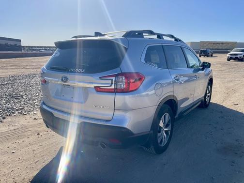 Ice Silver Metallic 2023 Subaru Ascent Premium
