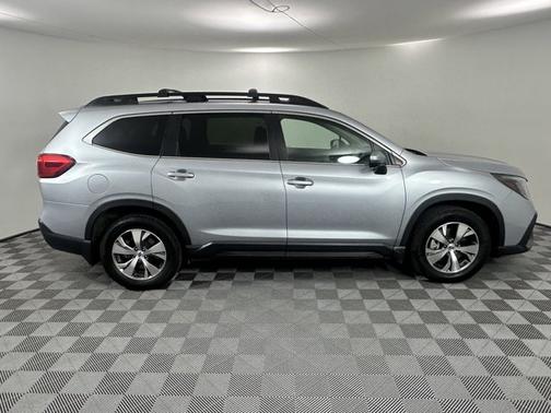 Ice Silver Metallic 2023 Subaru Ascent Premium