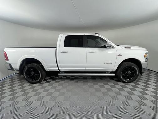 Bright White Clearcoat 2020 RAM 2500 Laramie