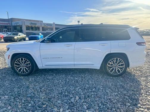 Bright White Clearcoat 2022 Jeep Grand Cherokee L Summit Reserve