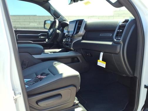 Bright White Clearcoat 2026 RAM 1500 Big Horn