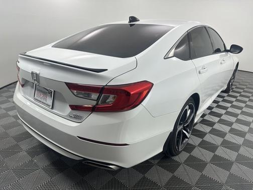Platinum White Pearl 2022 Honda Accord Sport