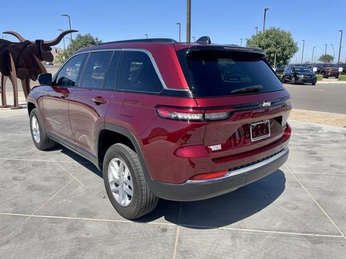 2024 Jeep Grand Cherokee Laredo X