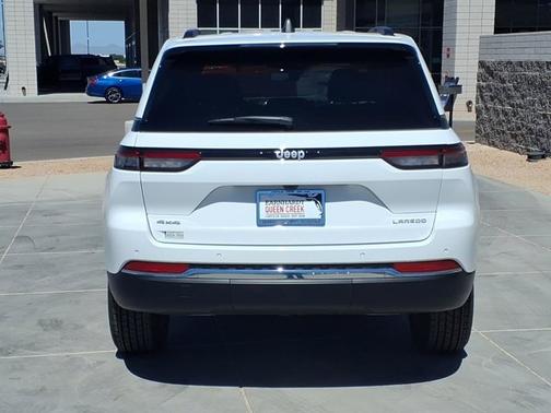 Bright White Clearcoat 2026 Jeep Grand Cherokee Laredo X