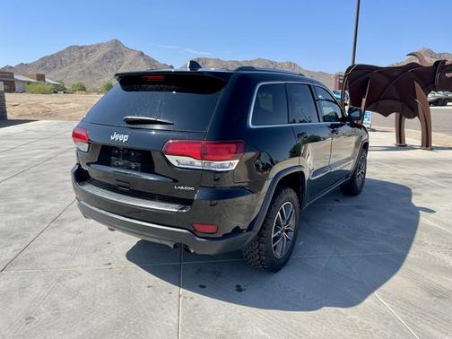 2020 Jeep Grand Cherokee Laredo E