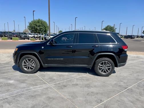 2020 Jeep Grand Cherokee Laredo E