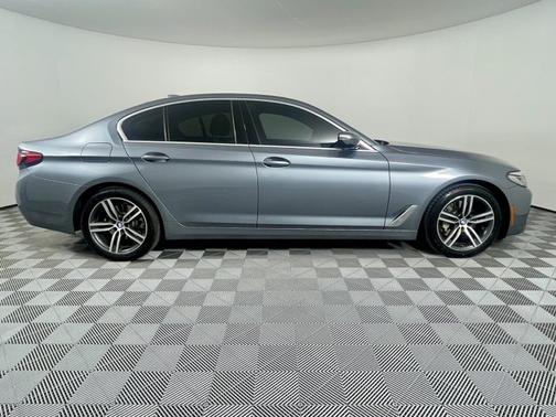 2021 BMW 530 i