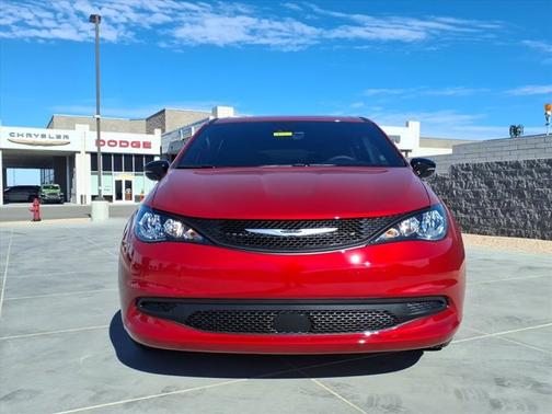 2026 Chrysler Voyager LX