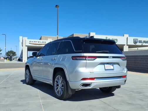 2025 Jeep Grand Cherokee Summit