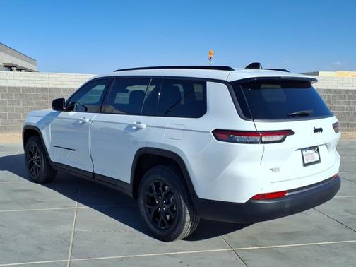 Bright White Clearcoat 2026 Jeep Grand Cherokee L Laredo Altitude