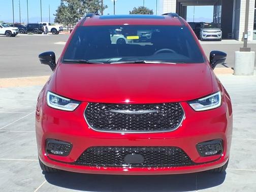 Red Hot Pearlcoat 2026 Chrysler Pacifica Limited