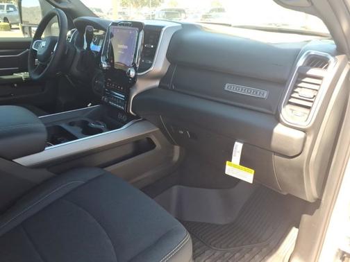 Bright White Clearcoat 2026 RAM 2500 Black Express