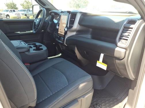 Bright White Clearcoat 2026 RAM 2500 Black Express