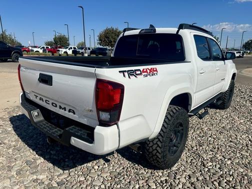 Super White 2018 Toyota Tacoma TRD Sport