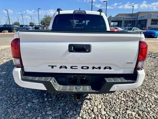 Super White 2018 Toyota Tacoma TRD Sport