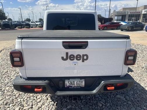 Bright White Clearcoat 2021 Jeep Gladiator Mojave