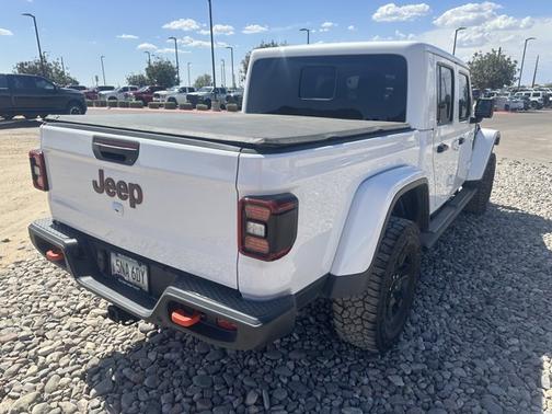 Bright White Clearcoat 2021 Jeep Gladiator Mojave
