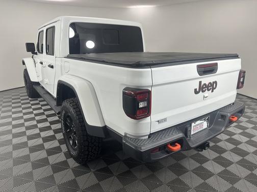 Bright White Clearcoat 2021 Jeep Gladiator Mojave