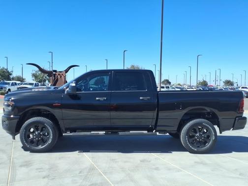 Diamond Black Crystal Pearlcoat 2026 RAM 2500 Black Express