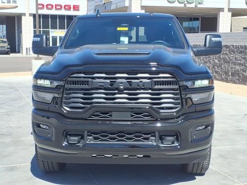 Diamond Black Crystal Pearlcoat 2026 RAM 2500 Black Express