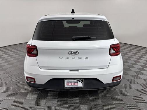 2022 Hyundai VENUE SE