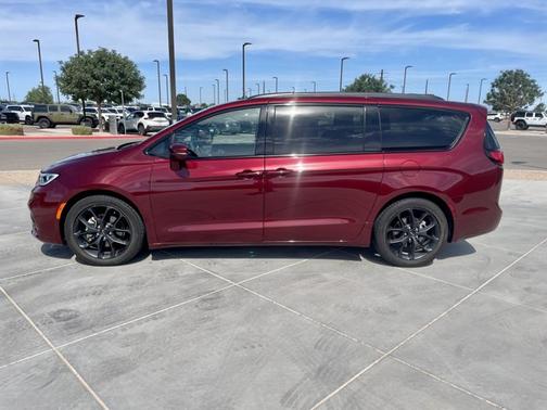 2021 Chrysler Pacifica Touring