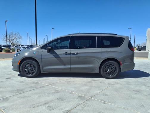2025 Chrysler Pacifica Hybrid Premium S Appearance Pkg