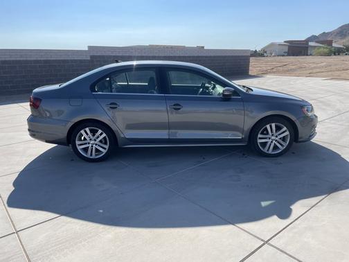 2017 Volkswagen Jetta 1.8T SEL