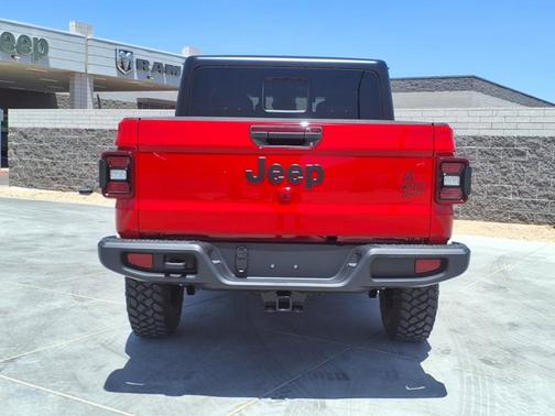 2025 Jeep Gladiator Willys