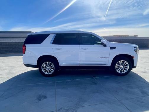 2022 GMC Yukon SLT