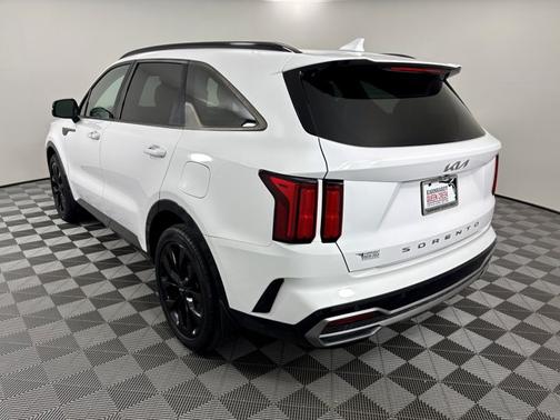 2022 Kia Sorento SX