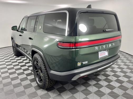 2023 Rivian R1S Adventure