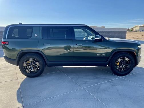 2023 Rivian R1S Adventure