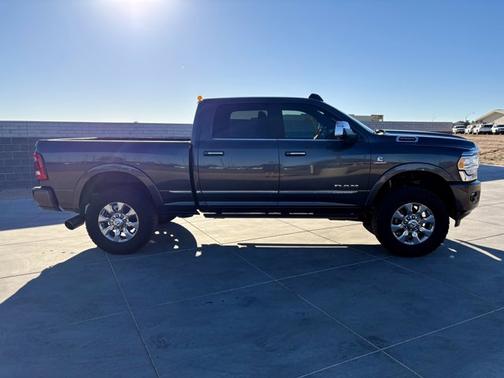 Granite Crystal Metallic Clearcoat 2022 RAM 2500 Limited