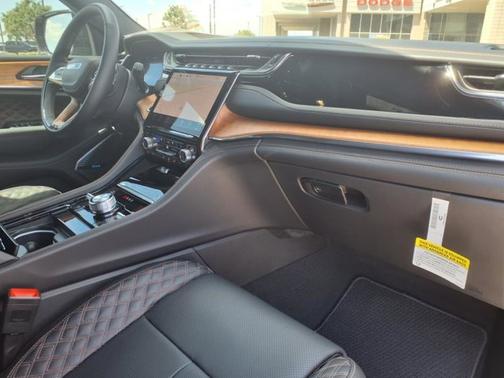 2025 Jeep Grand Cherokee L Summit Reserve