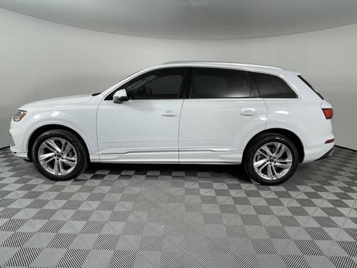 2024 Audi Q7 Premium Plus